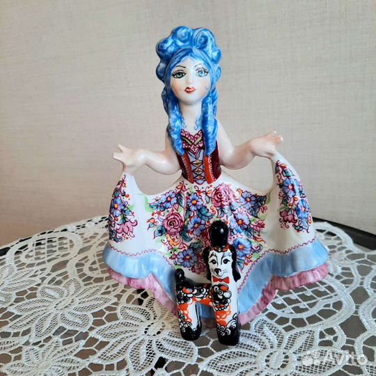 Авторская фарфоровая статуэтка 