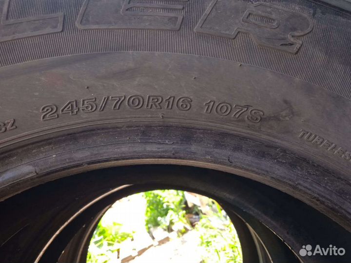 Bridgestone Dueler H/T 245/70 R16
