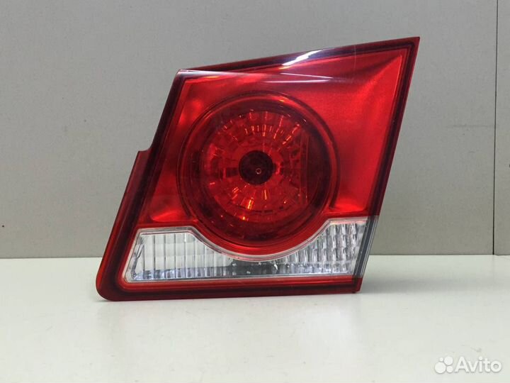 Фонарь задний внутренний правый Chevrolet Cruze J3