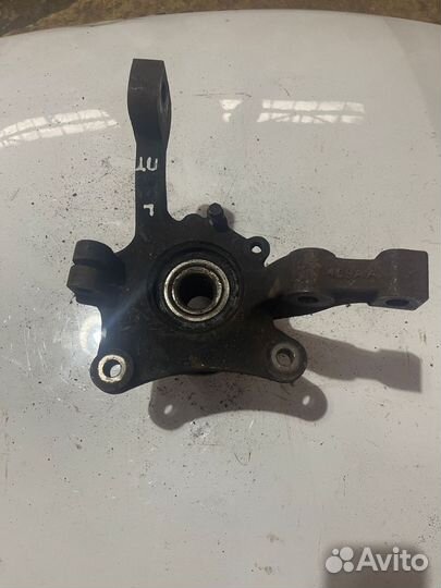 Кулак передний левый Крайслер пт круизер