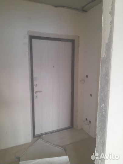 Дверь входная железная бу от застройщика