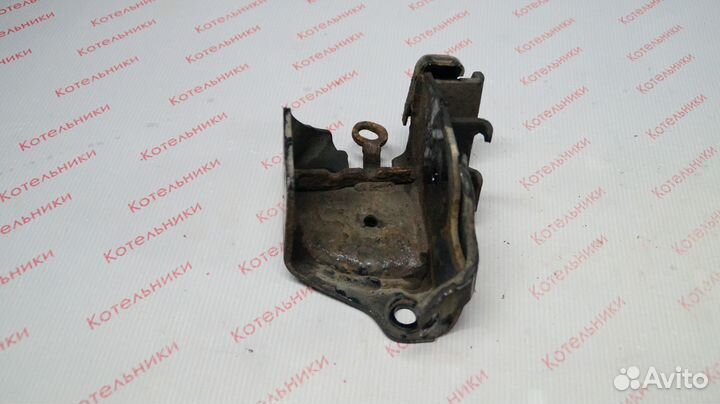 Nissan 55429-9U00A Кронштейн правый