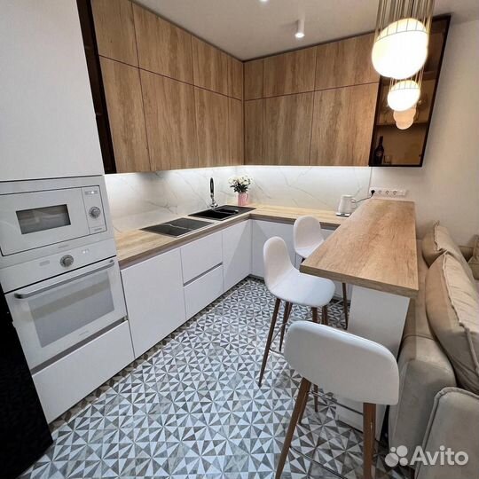 Кухонный гарнитур на заказ/Кухня с барной стойкой