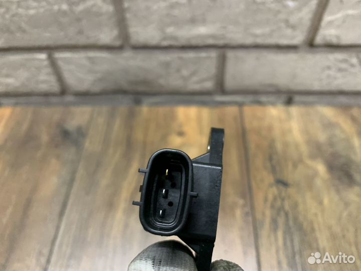 Lexus LX 570 Датчик ускорения