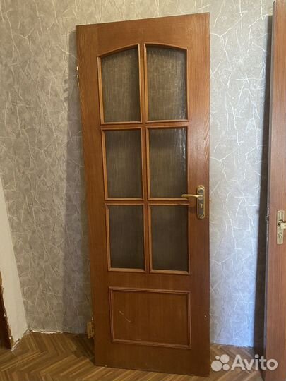Двери входная деревянная б/у