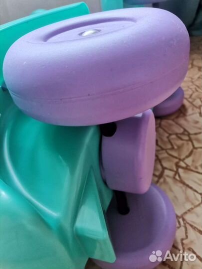 Детская машинка-каталка