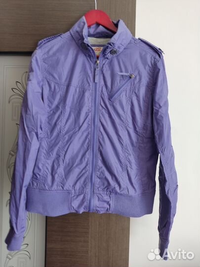 Ветровка женская