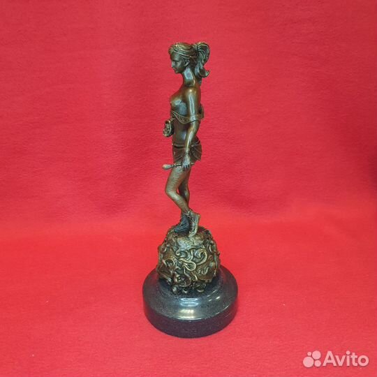 Бронзовая статуэтка Фортуна Амазонка