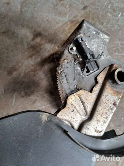 Ручник Mazda 3