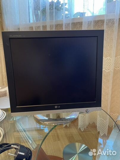 Монитор LG Flatron L1720B