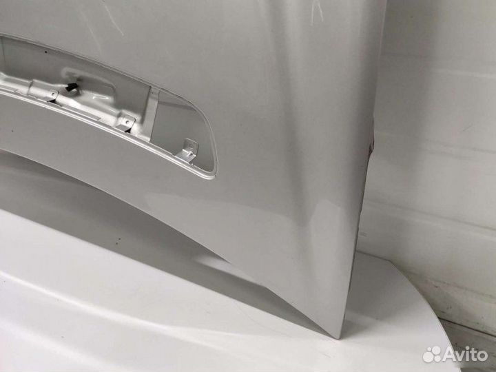 Капот Mercedes C W203