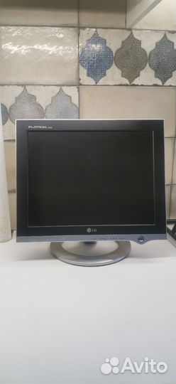 Монитор LG L1520B
