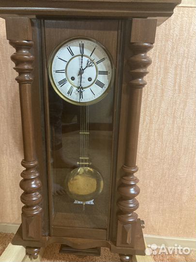 Старинные настенные антикварные часы с боем