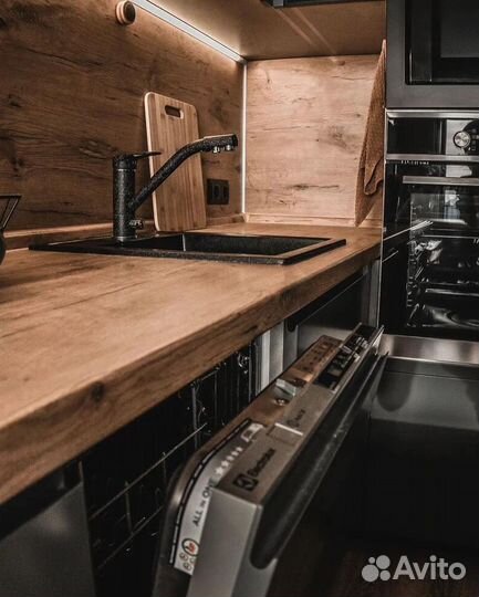 Кухонный гарнитур на заказ. Гapaнития дo 10 лeт