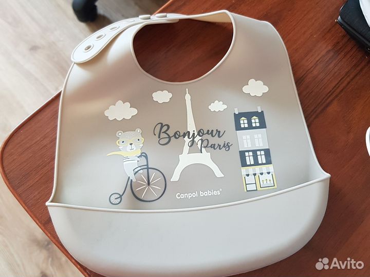 Слюнявчи4(нагрудник) силиконовый новый