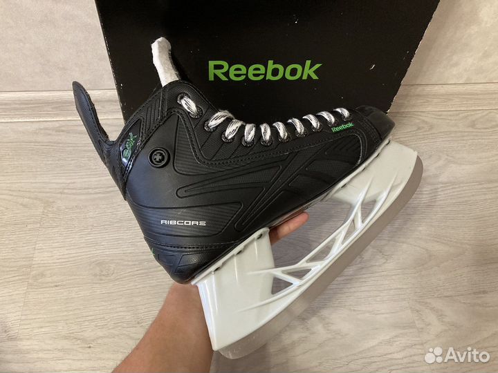 Коньки хоккейные