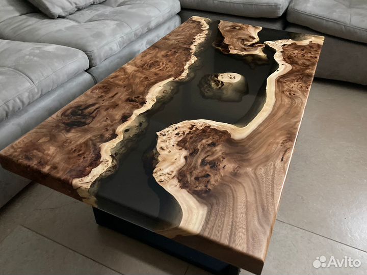 Стол из слэба и смолы в стиле лофт