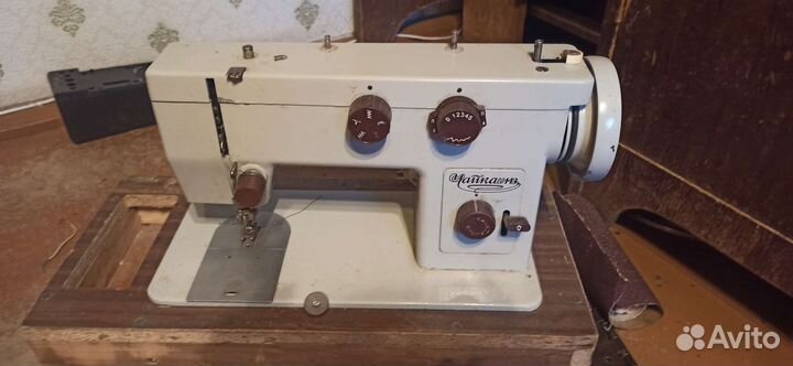 Швейная машинка чайка 143