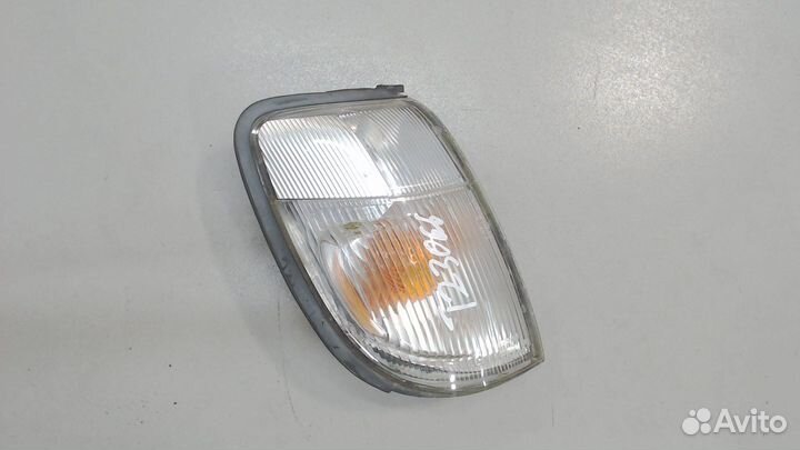 Поворот Nissan Navara, 2001