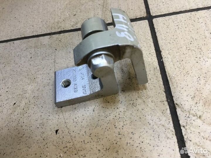 Петля двери задняя правая Skoda Octavia A5 BSE