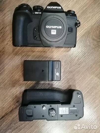 Olympus om-d e-m1 mark II + Батарейный блок
