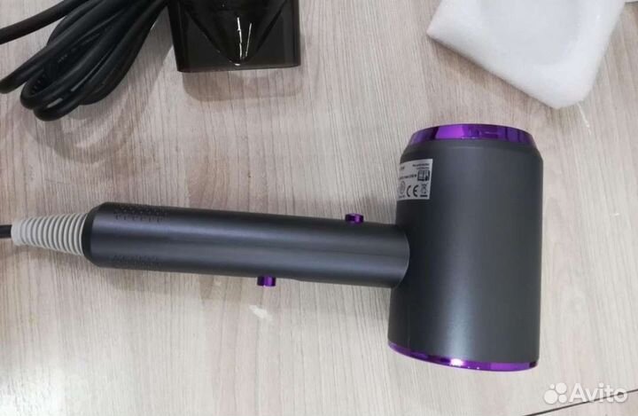 Фен для волос с ионизацией новый