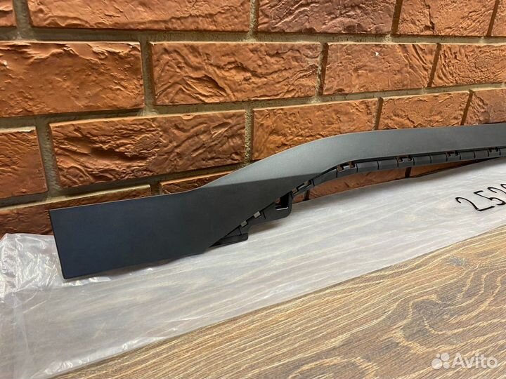 Накладка двери передней левой Kia Seltos 2019+