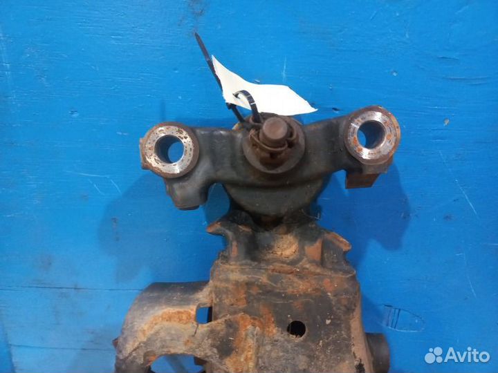 Рычаг подвески нижний левый Toyota Land Cruiser