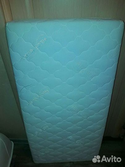 Детская кроватка матрас постельное