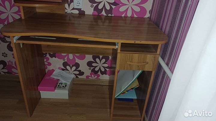 Компьютерный стол