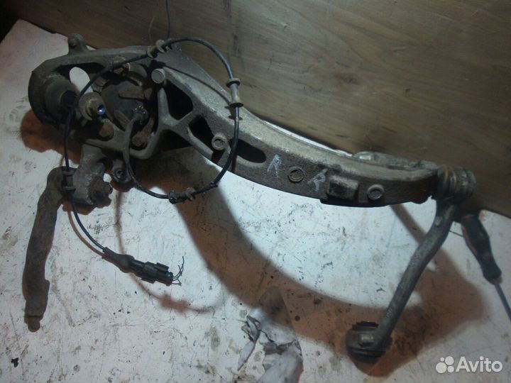 Поворотный кулак правый Jaguar XF