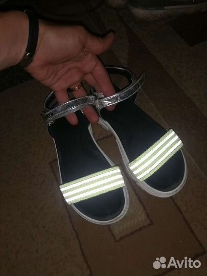 Сандалии для девочки