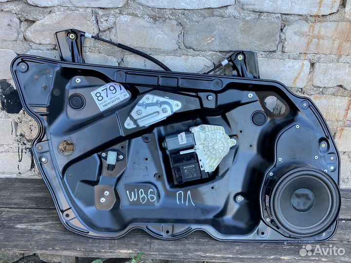 Передний левый стеклоподъёмник пассат б6