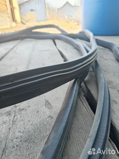 Резинки уплотнительные для дверей на LADA Granta