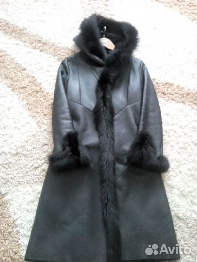Продам женскую дубленку