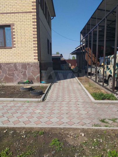 Коттедж 300 м² на участке 18 сот.