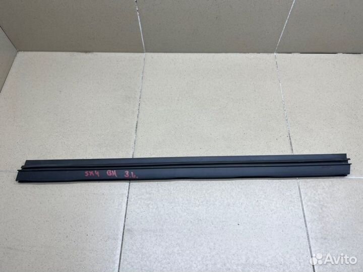 Накладка стекла заднего левая Suzuki Sx4 седан