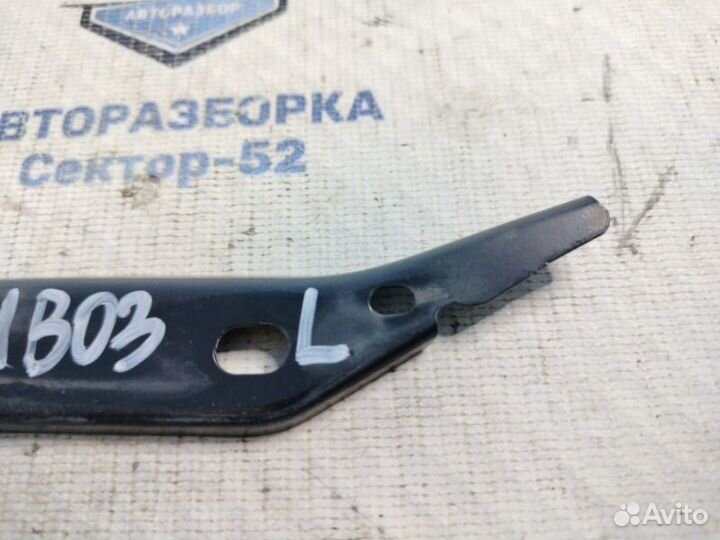 Кронштейн бампера передний левый Mercedes W204