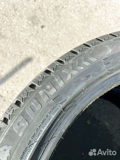 Grenlander Icedefensor Stud II 315/35 R21 102T