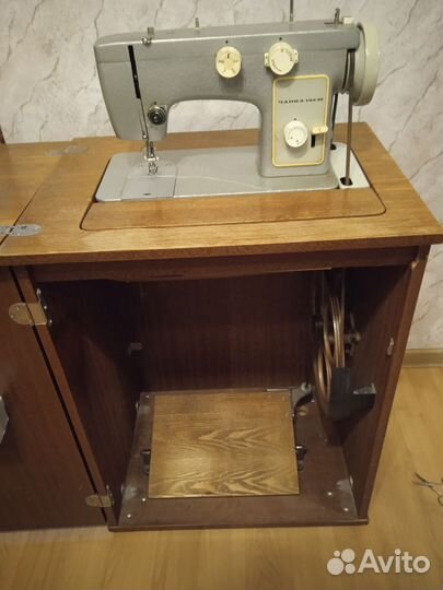 Швейная машина чайка 142м