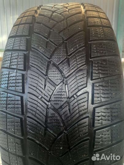 Goodyear Ultra Grip 4+ 235/55 R17