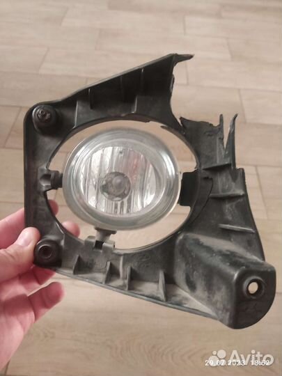 Правая противотуманная фара Ford Escape Тайванец
