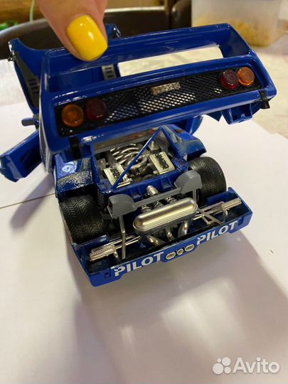 Сборная модель 1:18 Bburago ferrari F40