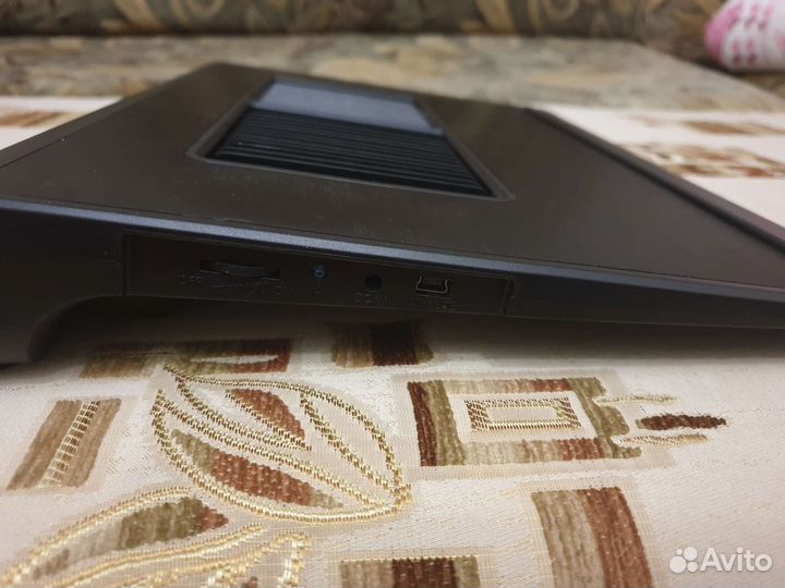 Подставка с охлаждением