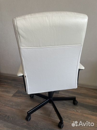 Компьютерный стул IKEA Malkolm кожа