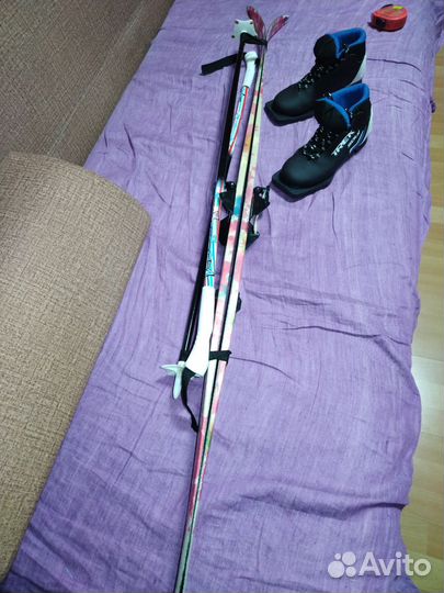 Лыжные ботинки, палки, лыжи