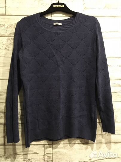 Свитер женский