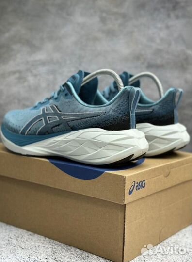 Кроссовки беговые Asics Novablast 4