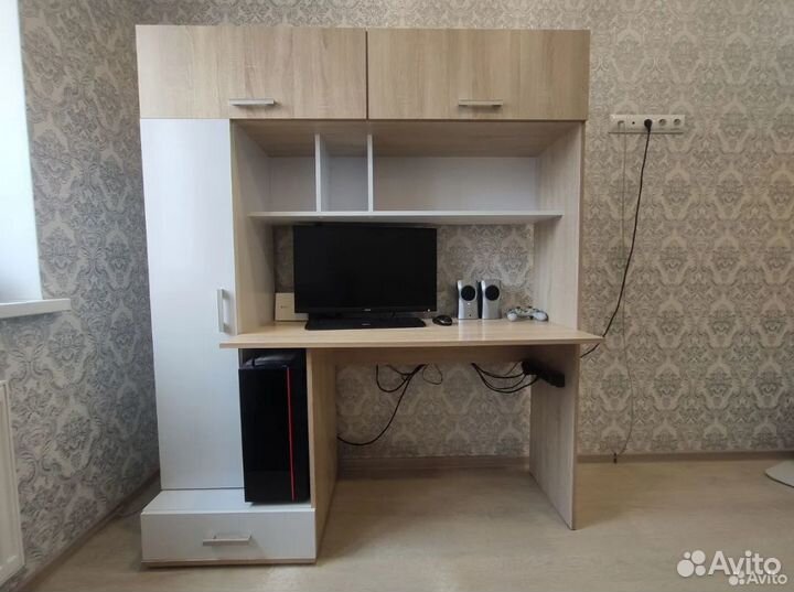 Стол компьютерный