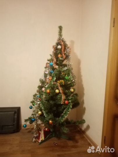 Елка искусственная